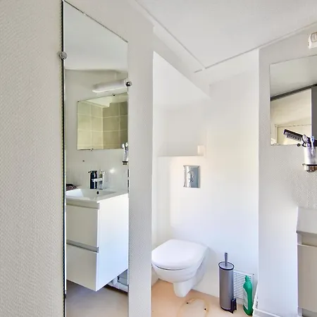 Beautiful Modern Apartment!